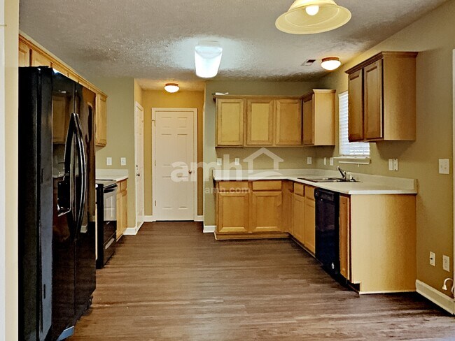 Building Photo - 156 Sundance Way