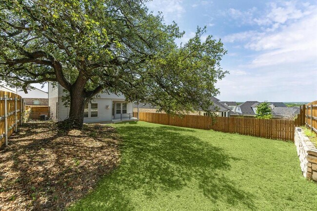 Building Photo - 806 Dayton Dr
