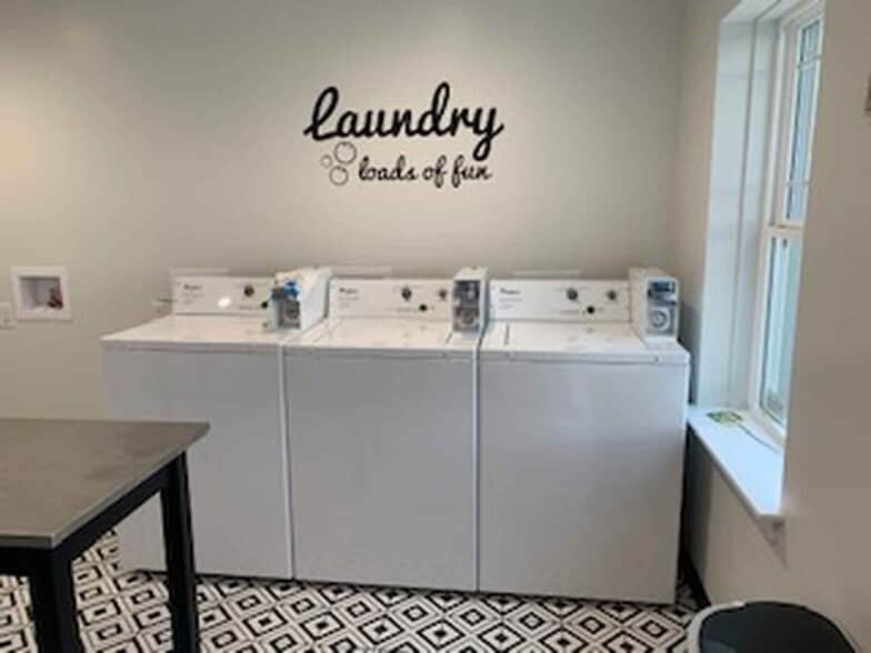 3 Washers - 412 E Nunnally St