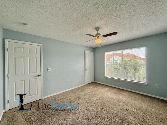 Building Photo - 18001 Richmond Pl Dr