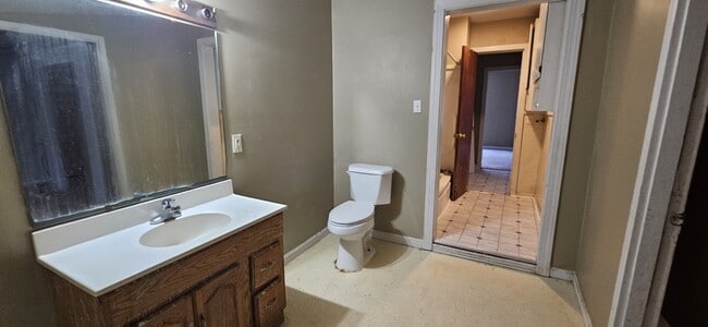 Building Photo - 816 Meridian St