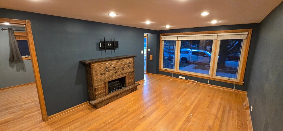 Building Photo - 5155 S Mobile Ave