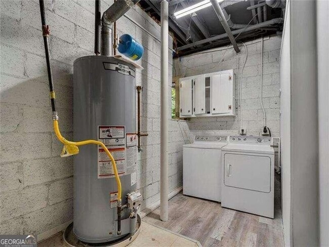 Building Photo - Atlanta Rental with Space, Style & Unbeatable Location