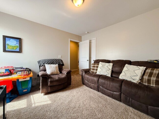 Building Photo - 3935 Standardbred Dr