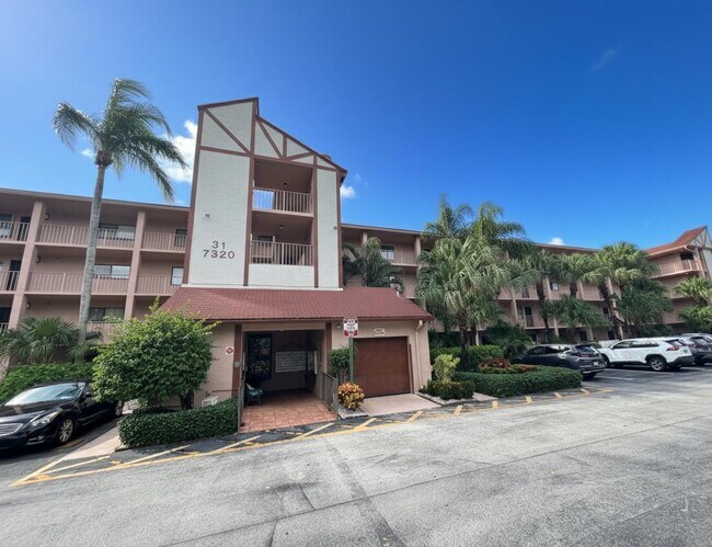 Building Photo - 7320 Amberly Ln
