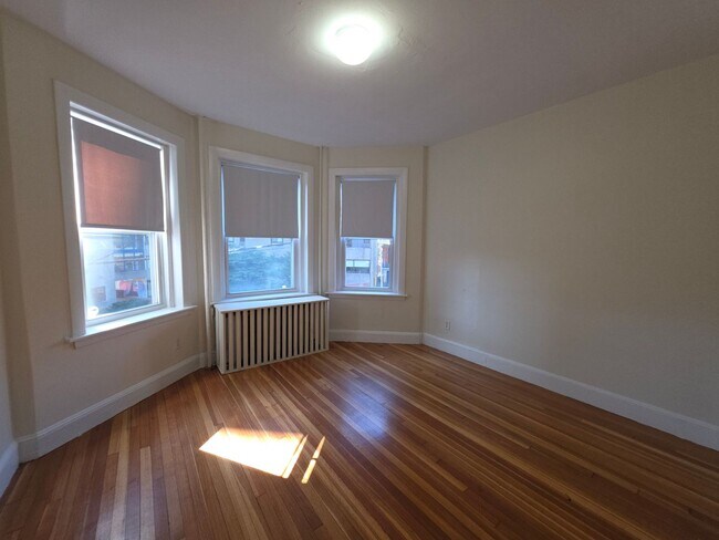 Building Photo - 40 Lancaster Terrace