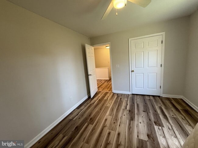 Building Photo - 8460 Colony Cir