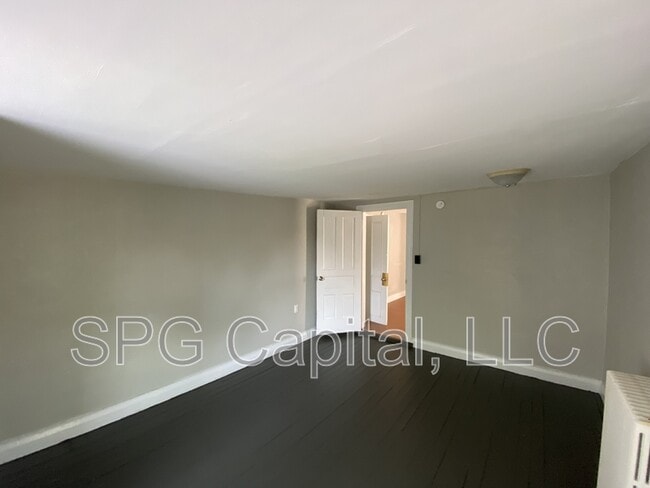 Building Photo - 324 N Franklin St