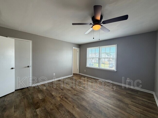 Building Photo - 3918 Lantana Pl