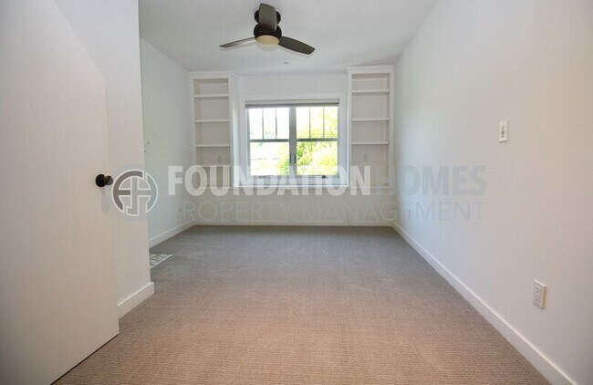 Building Photo - 2022 Fifth Ave