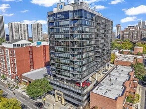 Building Photo - 1309 N Wells St