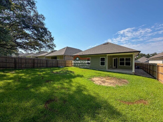 Building Photo - 220 Camellia Dr