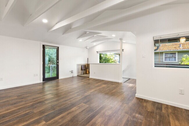 Building Photo - 220 SE 157th Ave