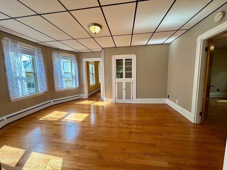 Building Photo - 6 Trull St