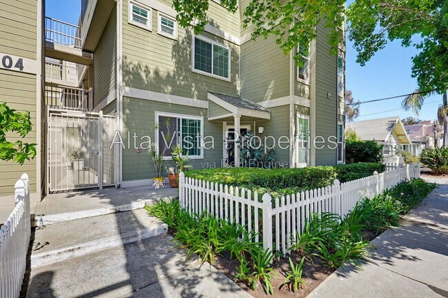 Building Photo - 4204 3rd Avenue