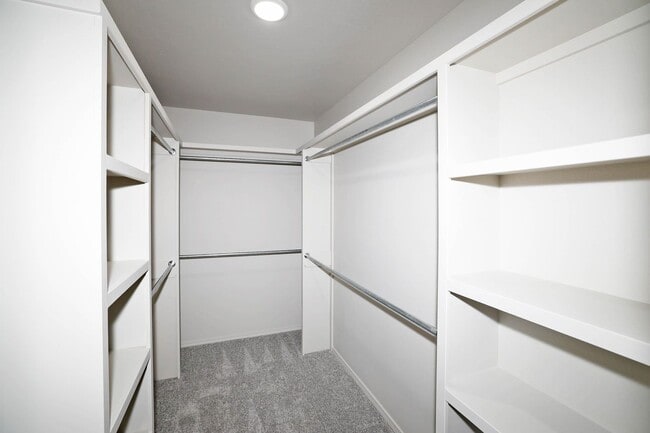 Building Photo - 4707 Carmel Ave