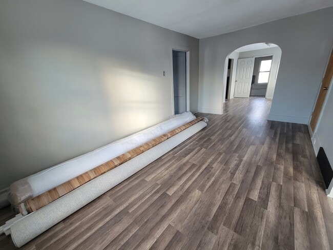 Building Photo - 802 Deleon St