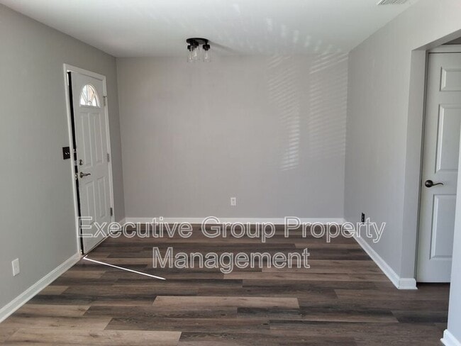 Building Photo - 200 Adena Loop