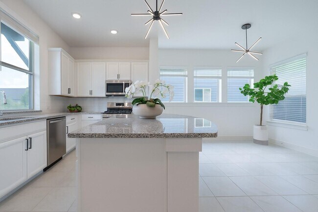 Building Photo - 15115 Parkland Canyon Dr