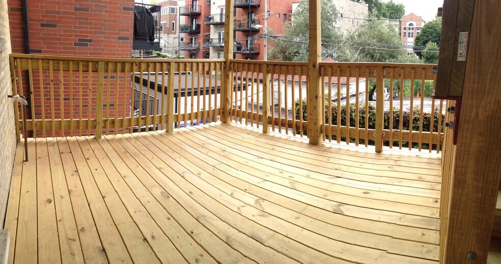 Deck - 3528 N Reta Ave