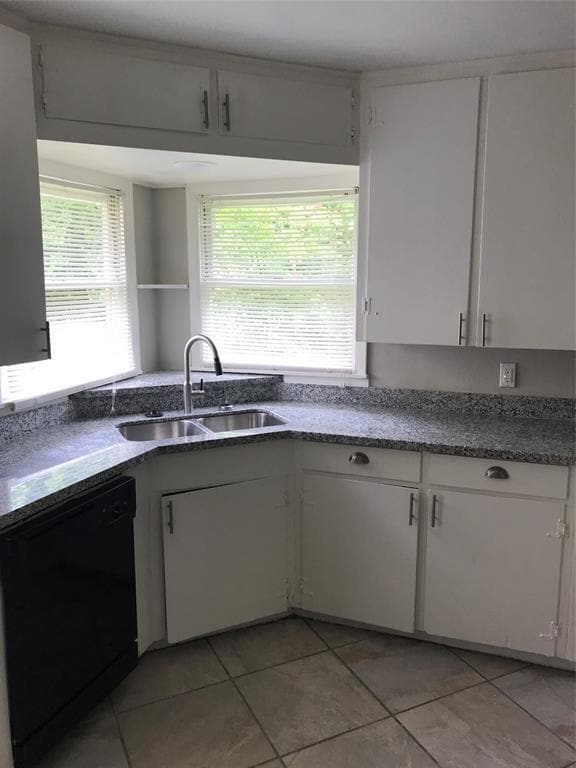 Building Photo - 2702 N Camp Cir