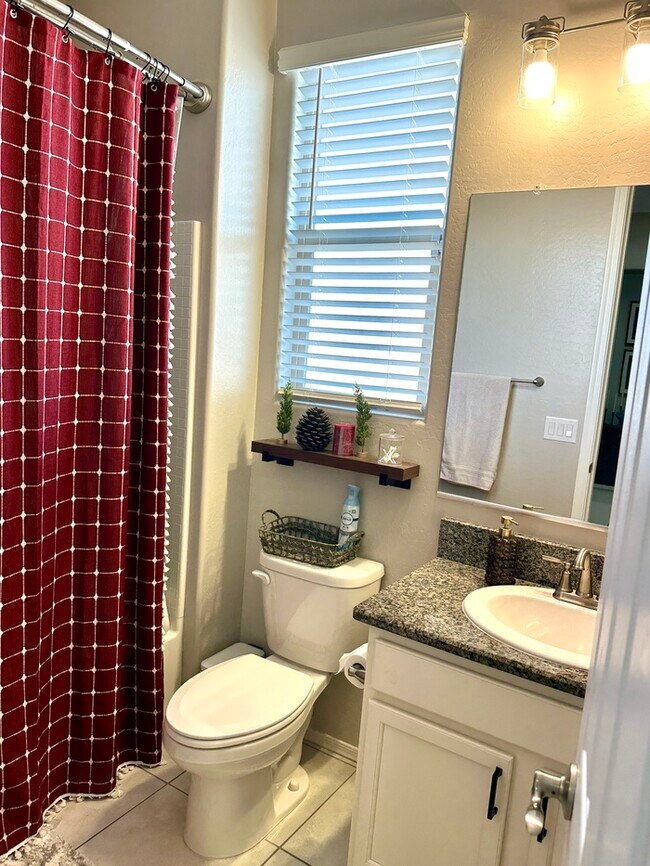 Building Photo - Fantastic Casa Vista home with 4 car garag...