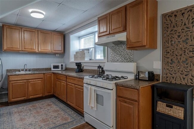 Building Photo - 2560 Piney Wood Ln