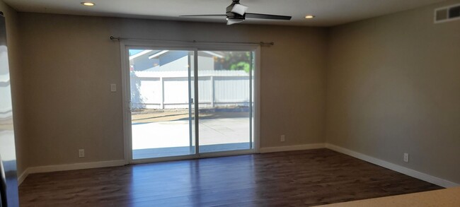 Building Photo - Beautifully complete remodeled single-stor...