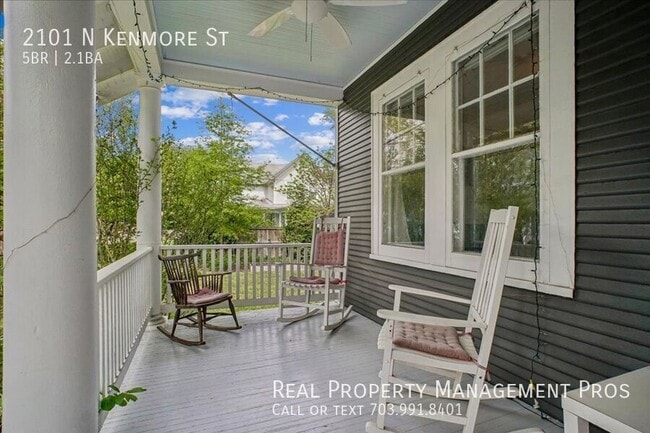 Building Photo - 2101 N Kenmore St