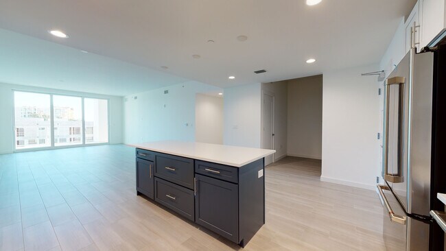 Building Photo - 920 N Osceola Ave