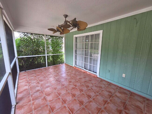 Building Photo - "Charming 2-Bed, 2-Bath North Port Retreat with Gleaming Hardwood Floors!"