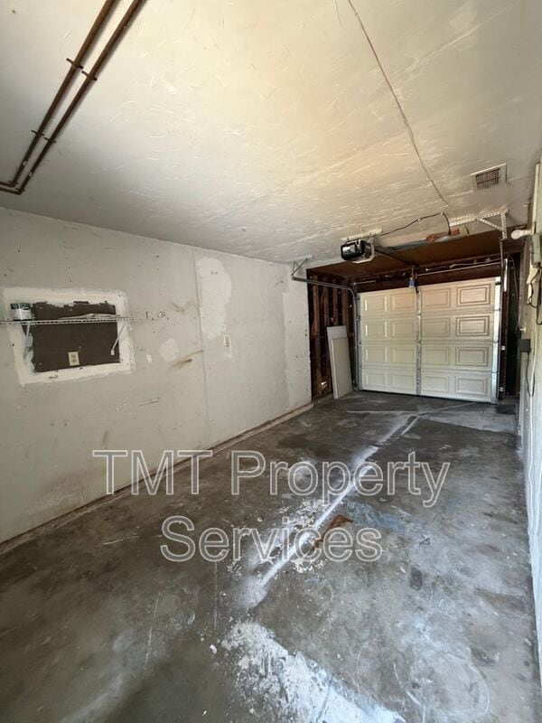 Building Photo - 2124 Ethan Wy