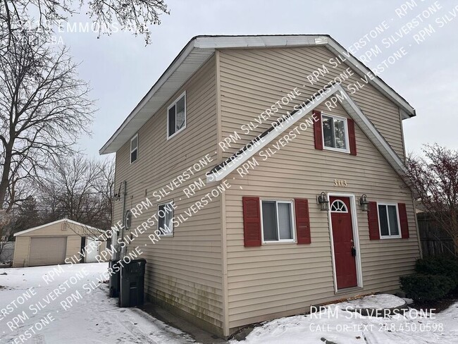 Building Photo - Spacious 2-bedroom