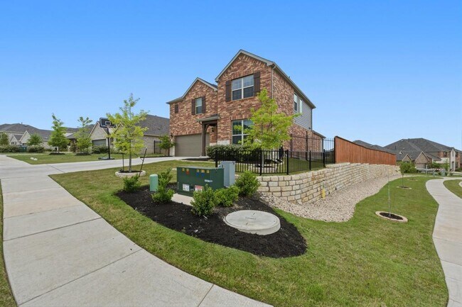 Building Photo - 6700 Cliff Rose Dr