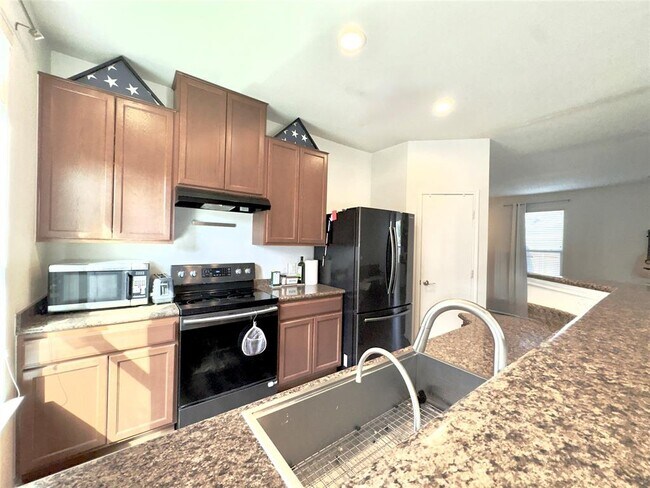 Building Photo - 6117 Toye Dr