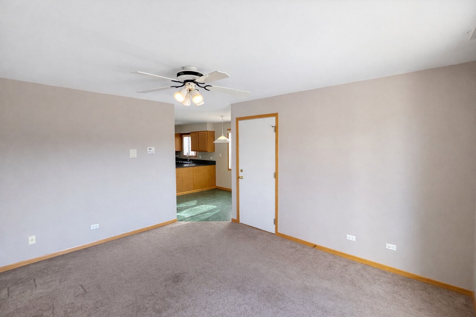 Building Photo - 3212 S Union Ave