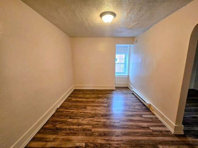 Building Photo - 1114 Linden St