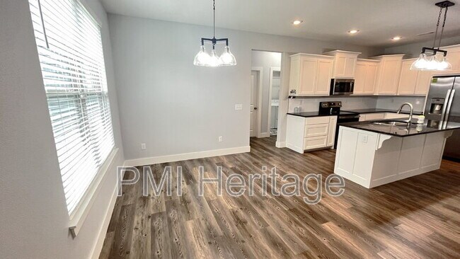 Building Photo - 3 Mallow Ln