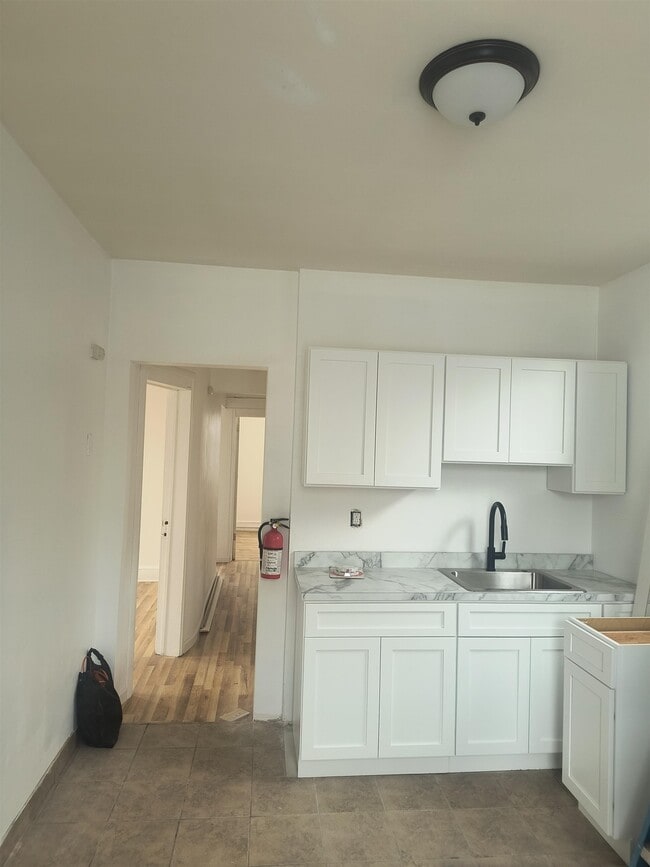 Building Photo - 124 69th St