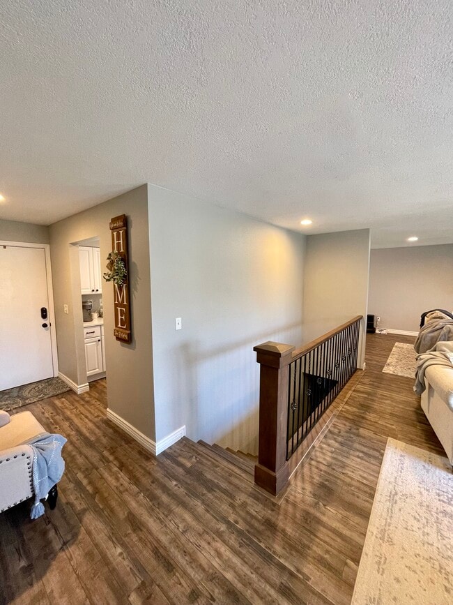 Building Photo - 2474 S Fairway Dr