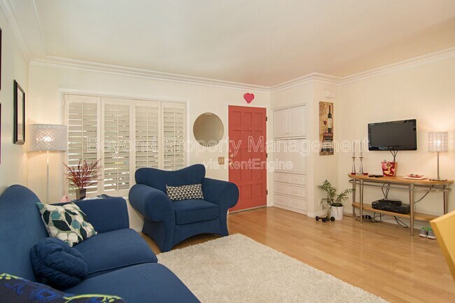 Building Photo - 8326 Via Sonoma