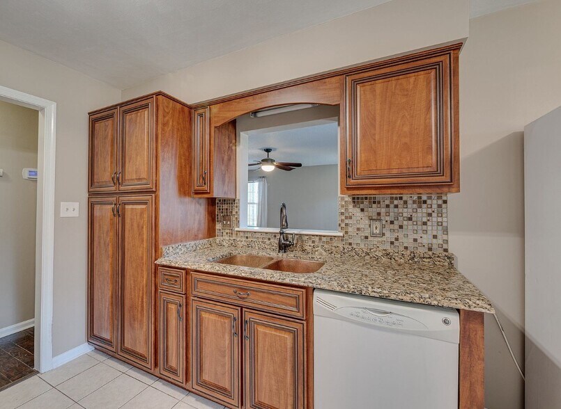 Building Photo - 906 Bellgate Ct