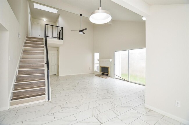 Building Photo - 11818 Spring Grove Dr