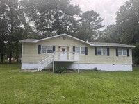 Building Photo - Fully Renovated 3 Bed 2 Bath Now Available for Rent!!
