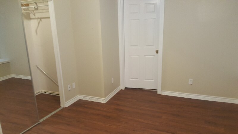 Building Photo - 3251 Rosebank Dr