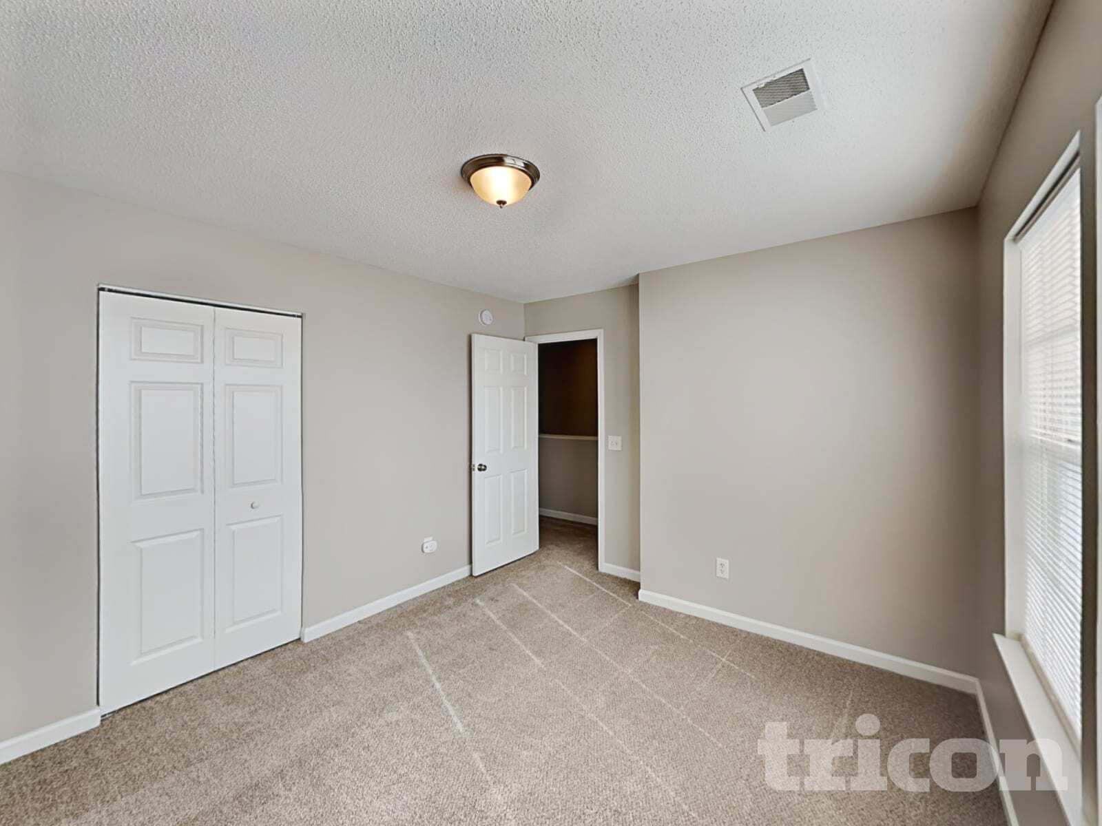 Building Photo - 204 Fox Grove Cir