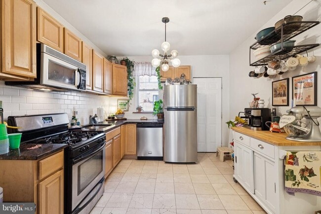 Building Photo - 728 S Smedley St