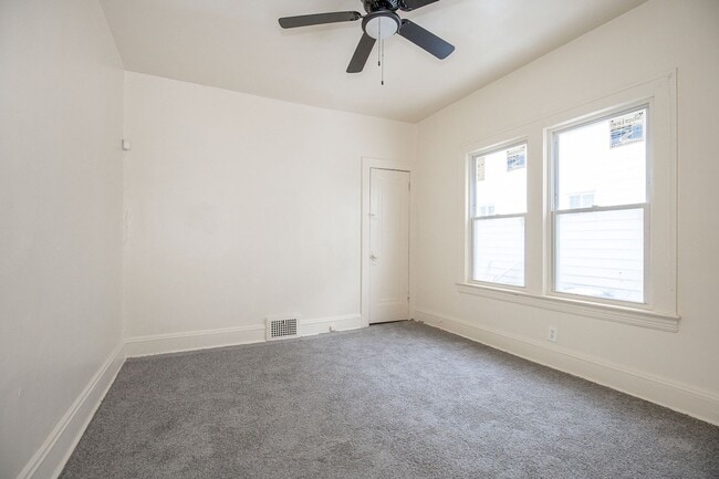 Building Photo - 3331 E 140th St