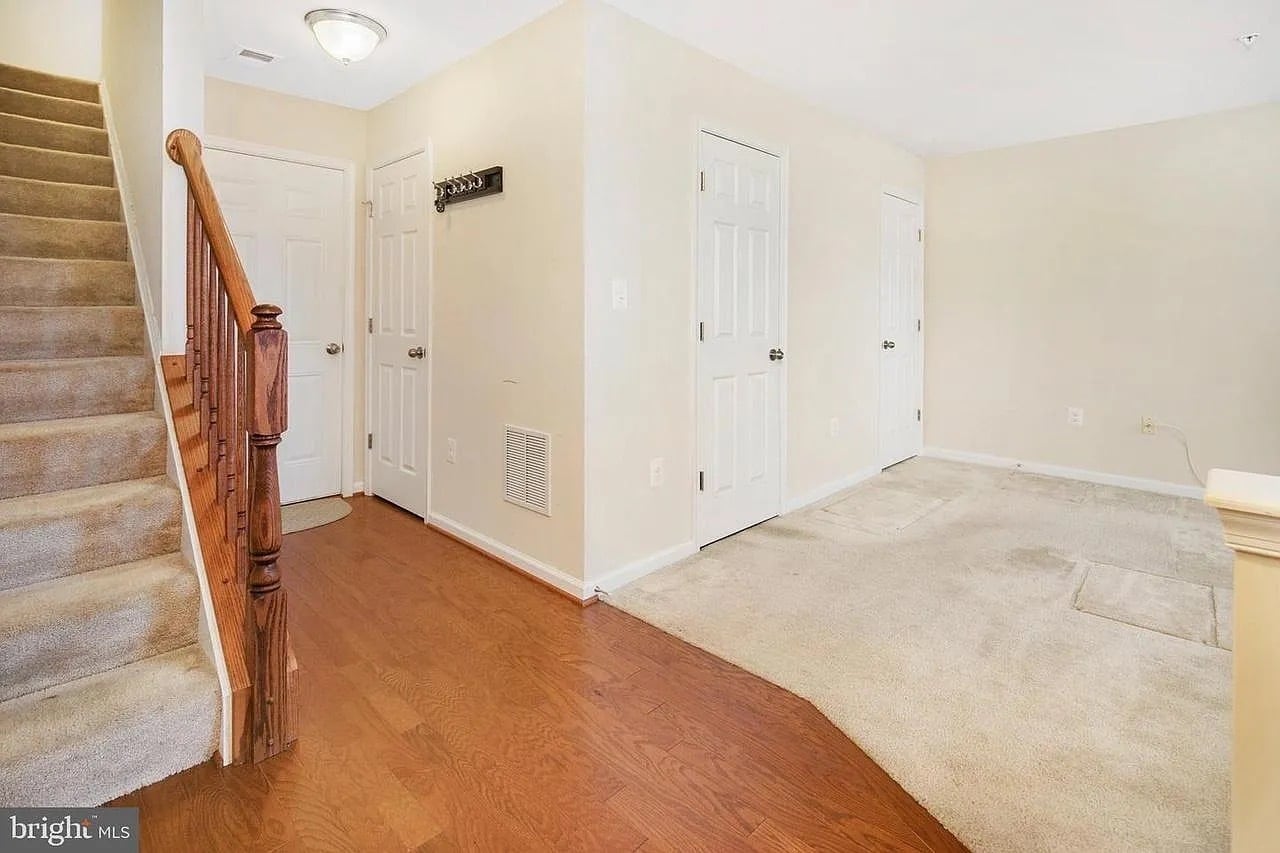 Building Photo - 5907 Leben Dr