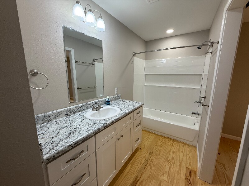 Building Photo - 80 Redwood Ln